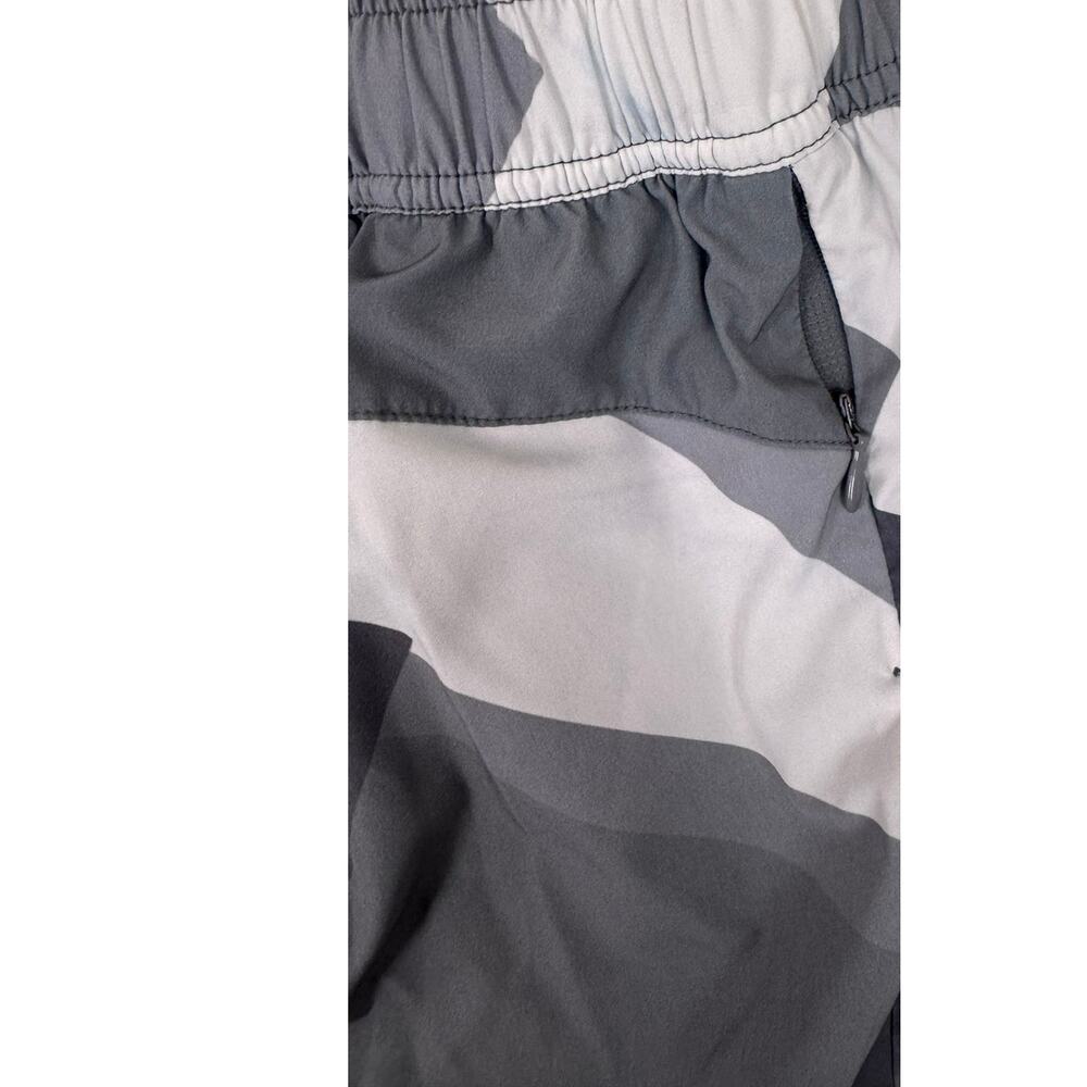 PELOTON 8" Training Shorts Lined United Turin Shorts Geometric Medium - Picture 6 of 9